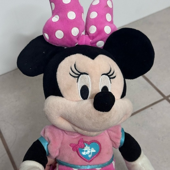 Disney Minnie Mouse Plush - Picture 7 of 7